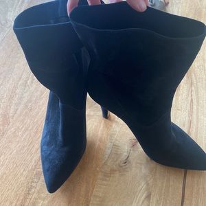 Vince Camuto Bristol Black Booties 10